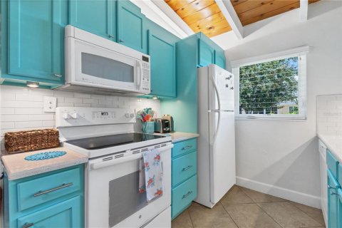 Condo in Sarasota, Florida, 1 bedroom  № 1841655 - photo 14