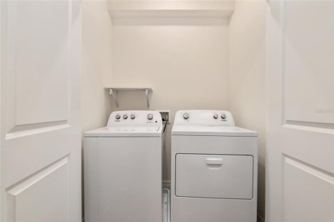 Townhouse in Newberry, Florida 3 bedrooms, 157 sq.m. № 1557851 - photo 24