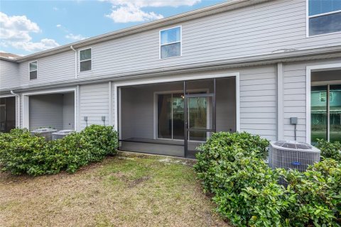 Townhouse in Newberry, Florida 3 bedrooms, 157 sq.m. № 1557851 - photo 16