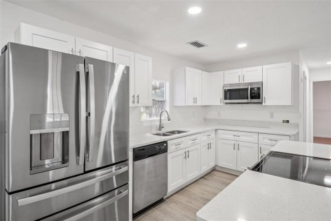 Casa en venta en Ocklawaha, Florida, 2 dormitorios, 100.33 m2 № 1885477 - foto 14