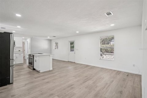 Casa en venta en Ocklawaha, Florida, 2 dormitorios, 100.33 m2 № 1885477 - foto 9