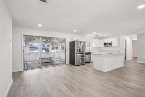 Casa en venta en Ocklawaha, Florida, 2 dormitorios, 100.33 m2 № 1885477 - foto 10