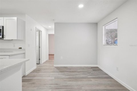Casa en venta en Ocklawaha, Florida, 2 dormitorios, 100.33 m2 № 1885477 - foto 7