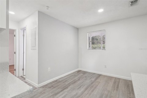 Casa en venta en Ocklawaha, Florida, 2 dormitorios, 100.33 m2 № 1885477 - foto 8