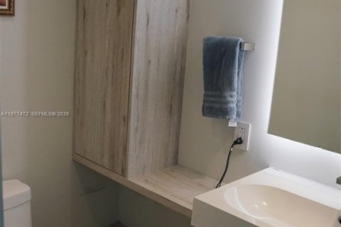 Condo in Miami, Florida, 1 bedroom  № 2042501 - photo 10