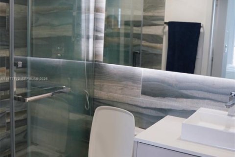 Condo in Miami, Florida, 1 bedroom  № 2042501 - photo 13