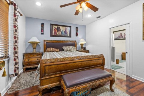 House in Miami, Florida 4 bedrooms, 192.96 sq.m. № 2147038 - photo 29