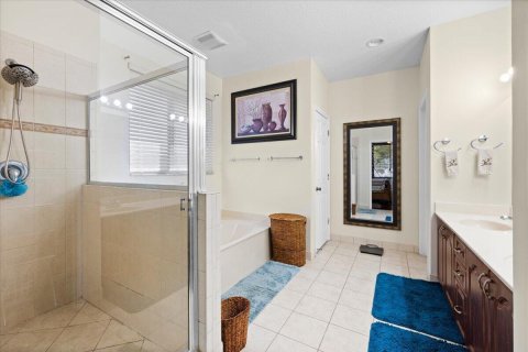 House in Miami, Florida 4 bedrooms, 192.96 sq.m. № 2147038 - photo 27