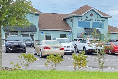 Propiedad comercial en alquiler en Summerfield, Florida, 278.71 m2 № 1321917 - foto 3