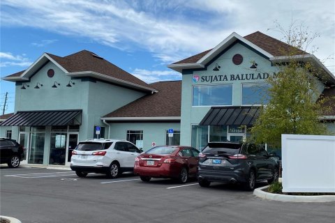 Propiedad comercial en alquiler en Summerfield, Florida, 278.71 m2 № 1321917 - foto 2