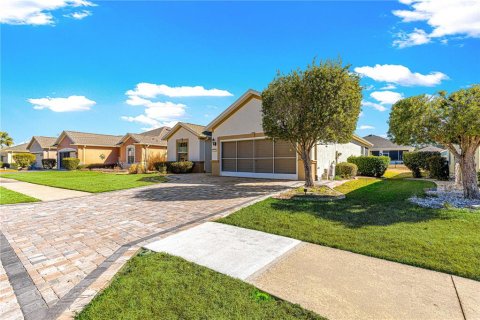 House in Ocala, Florida 3 bedrooms, 161.28 sq.m. № 2106577 - photo 2