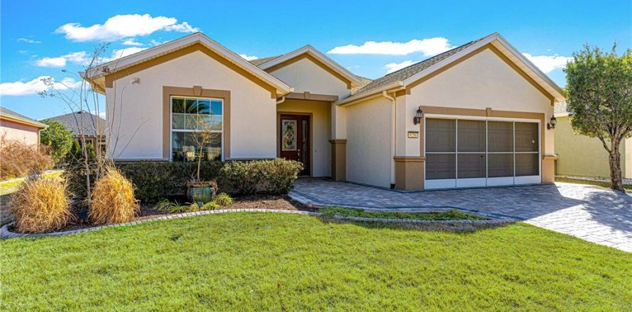 House in Ocala, Florida 3 bedrooms, 161.28 sq.m. № 2106577