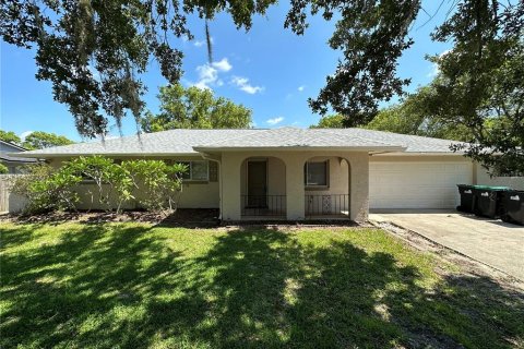 House in Orlando, Florida 3 bedrooms, 136.85 sq.m. № 2369671