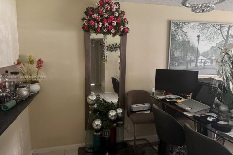 Купить кондоминиум в Мирамар, Флорида 1 спальня, 65.03м2, № 2023976 - фото 7