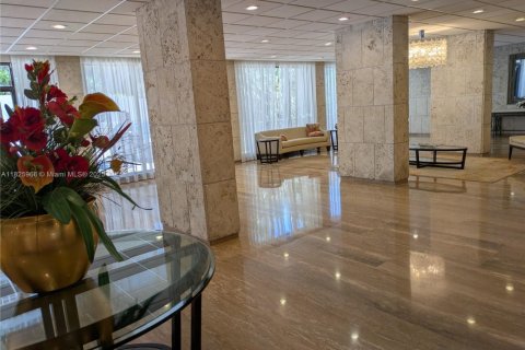 Condominio en alquiler en Hallandale Beach, Florida, 1 dormitorio, 80.82 m2 № 1794423 - foto 24