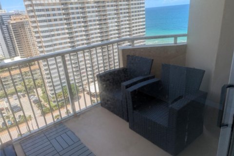 Condominio en alquiler en Hallandale Beach, Florida, 1 dormitorio, 80.82 m2 № 1794423 - foto 20