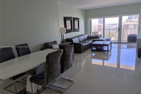 Condominio en alquiler en Hallandale Beach, Florida, 1 dormitorio, 80.82 m2 № 1794423 - foto 2