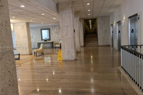Condominio en alquiler en Hallandale Beach, Florida, 1 dormitorio, 80.82 m2 № 1794423 - foto 23