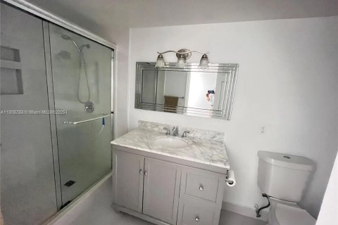 Copropriété à louer à Hallandale Beach, Floride: 2 chambres, 111.48 m2 № 1942482 - photo 10