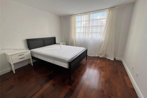 Copropriété à louer à Hallandale Beach, Floride: 2 chambres, 111.48 m2 № 1942482 - photo 9