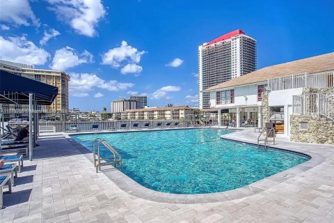 Condo à Hallandale Beach, Floride, 2 chambres  № 1942482