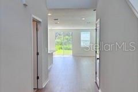 House in Zephyrhills, Florida 4 bedrooms, 201.41 sq.m. № 2378155 - photo 4