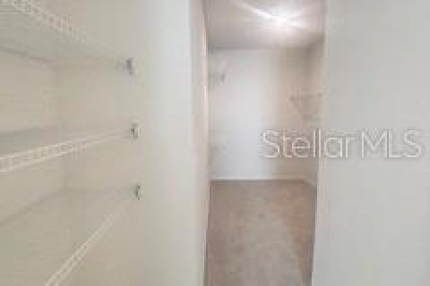House in Zephyrhills, Florida 4 bedrooms, 201.41 sq.m. № 2378155 - photo 15