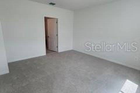 House in Zephyrhills, Florida 4 bedrooms, 201.41 sq.m. № 2378155 - photo 12