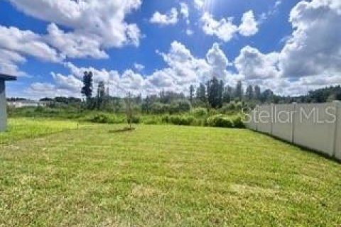 House in Zephyrhills, Florida 4 bedrooms, 201.41 sq.m. № 2378155 - photo 11
