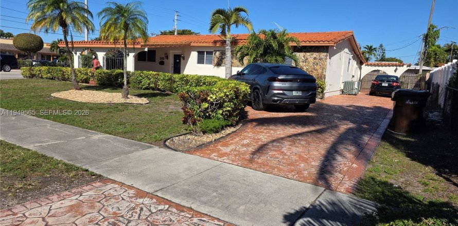 Дом в Хайалиа, Флорида 3 спальни, 226.68м2 № 2005197