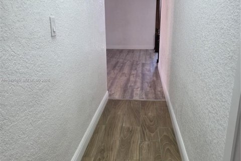 Снять в аренду виллу или дом в Хайалиа, Флорида 3 спальни, 226.68м2, № 2005197 - фото 21