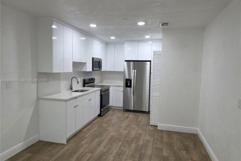 Снять в аренду виллу или дом в Хайалиа, Флорида 3 спальни, 226.68м2, № 2005197 - фото 12