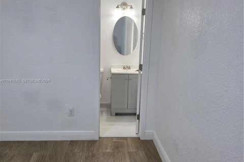 Снять в аренду виллу или дом в Хайалиа, Флорида 3 спальни, 226.68м2, № 2005197 - фото 28