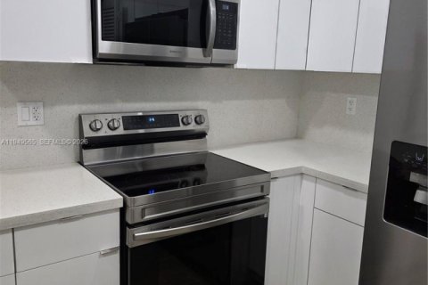 Снять в аренду виллу или дом в Хайалиа, Флорида 3 спальни, 226.68м2, № 2005197 - фото 14