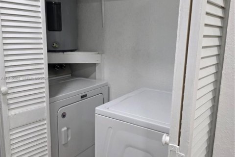 Снять в аренду виллу или дом в Хайалиа, Флорида 3 спальни, 226.68м2, № 2005197 - фото 19