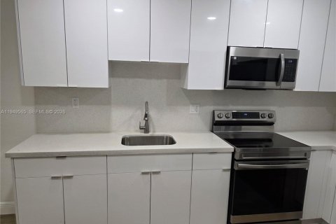 Снять в аренду виллу или дом в Хайалиа, Флорида 3 спальни, 226.68м2, № 2005197 - фото 16