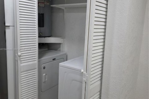 Снять в аренду виллу или дом в Хайалиа, Флорида 3 спальни, 226.68м2, № 2005197 - фото 17