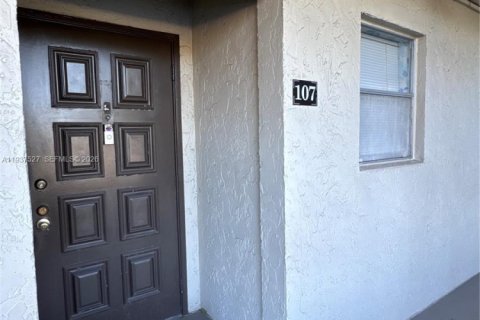 Copropriété à vendre à Lauderhill, Floride: 1 chambre, 91.14 m2 № 1995355 - photo 4