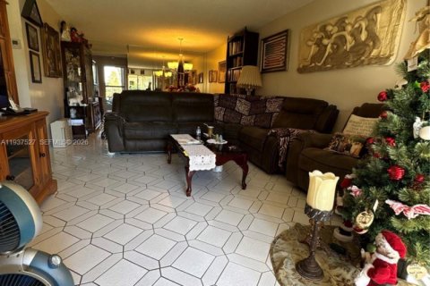 Copropriété à vendre à Lauderhill, Floride: 1 chambre, 91.14 m2 № 1995355 - photo 17