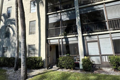 Copropriété à vendre à Lauderhill, Floride: 1 chambre, 91.14 m2 № 1995355 - photo 27