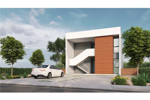 Land in Hialeah, Florida № 2080964