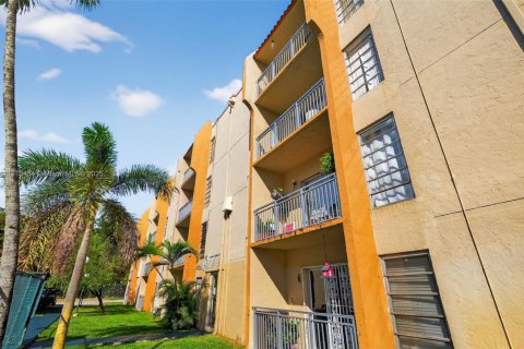 Condominio en venta en Miami, Florida, 2 dormitorios, 72.65 m2 № 2013769 - foto 14