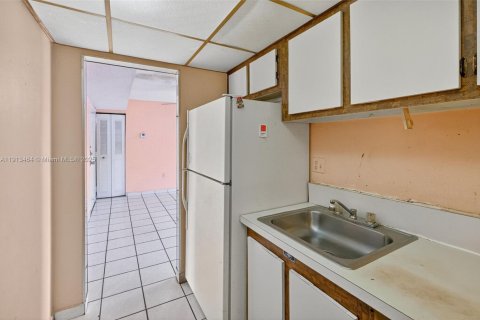 Condominio en venta en Miami, Florida, 2 dormitorios, 72.65 m2 № 2013769 - foto 11