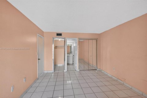 Condominio en venta en Miami, Florida, 2 dormitorios, 72.65 m2 № 2013769 - foto 24