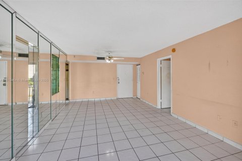 Condominio en venta en Miami, Florida, 2 dormitorios, 72.65 m2 № 2013769 - foto 12