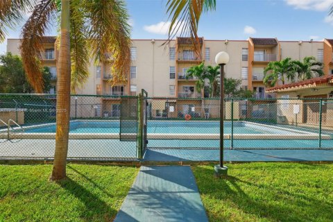 Condominio en venta en Miami, Florida, 2 dormitorios, 72.65 m2 № 2013769 - foto 2