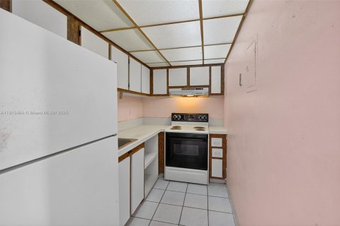 Condominio en venta en Miami, Florida, 2 dormitorios, 72.65 m2 № 2013769 - foto 10