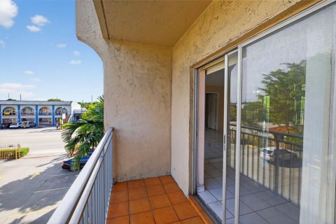 Condominio en venta en Miami, Florida, 2 dormitorios, 72.65 m2 № 2013769 - foto 18