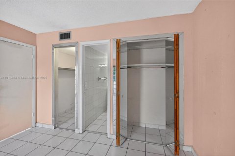 Condominio en venta en Miami, Florida, 2 dormitorios, 72.65 m2 № 2013769 - foto 28