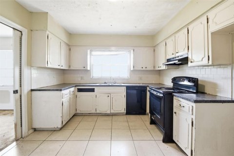 Купить виллу или дом в Брэндон, Флорида 7 комнат, 214.14м2, № 2095047 - фото 14